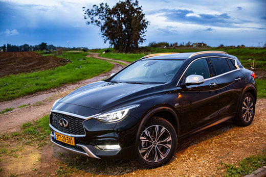 אינפיניטי QX30